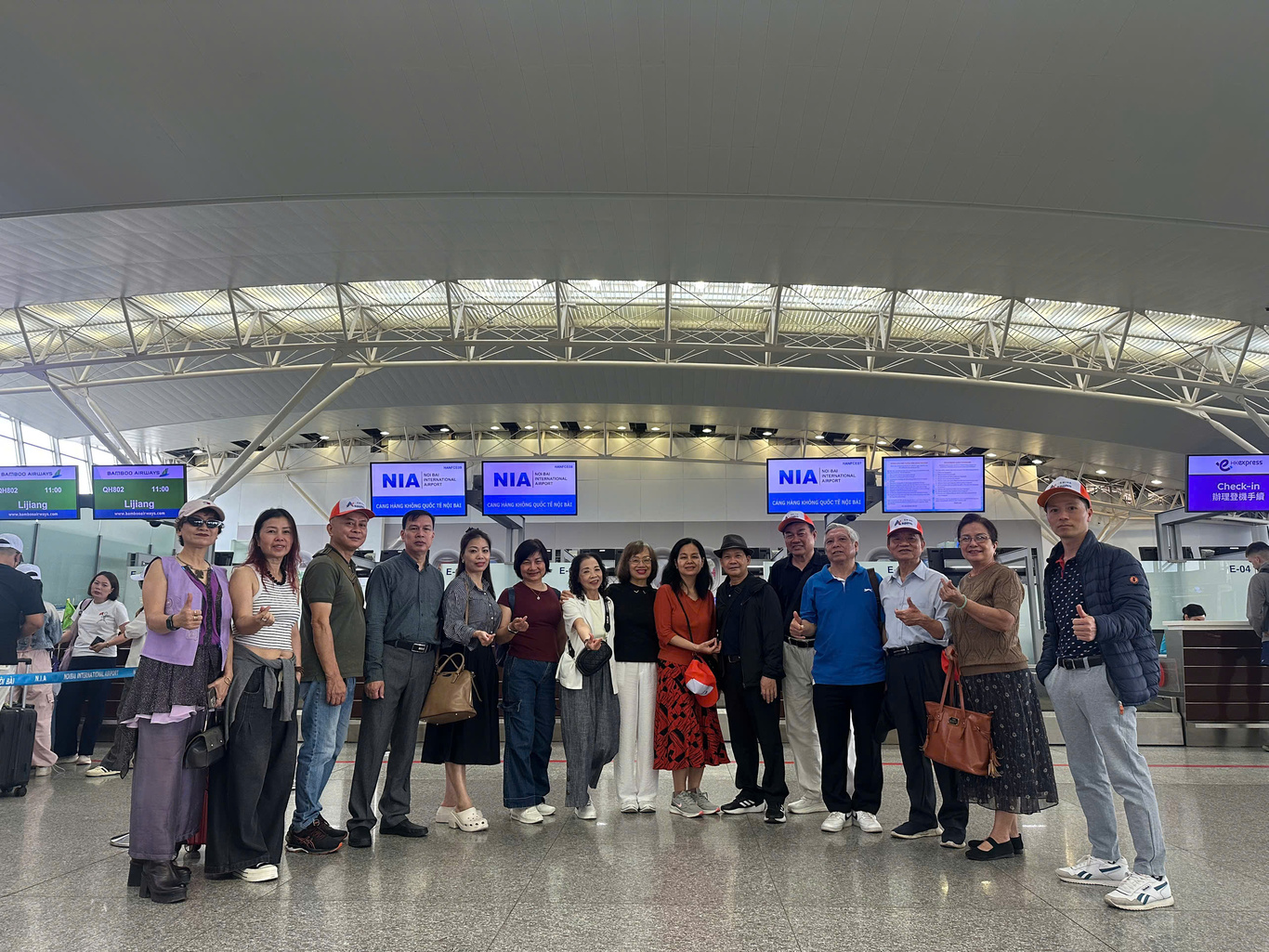 ĐOÀN KHÁCH DU LỊCH LỆ GIANG - VIỆT QUEEN TRAVEL