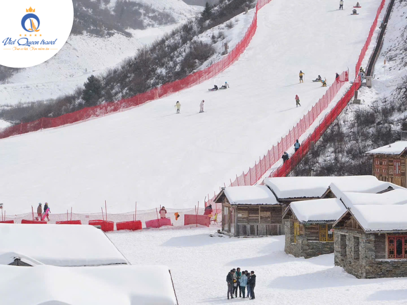 Hình ảnh của TRÙNG KHÁNH – THÀNH ĐÔ – CỬU TRẠI CÂU TRƯỢT TUYẾT GIA CÔN SƠN